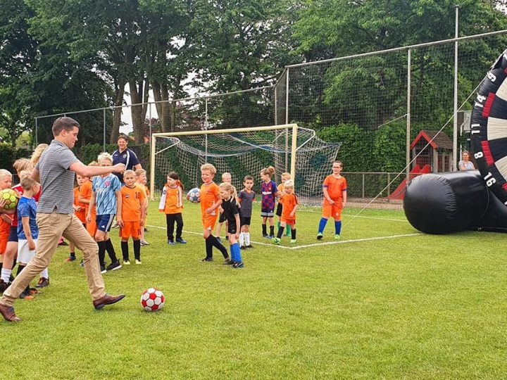 NATIONALE VOETBALDAG: TOPDAG BIJ V.V. BLAUW-WIT ’81!