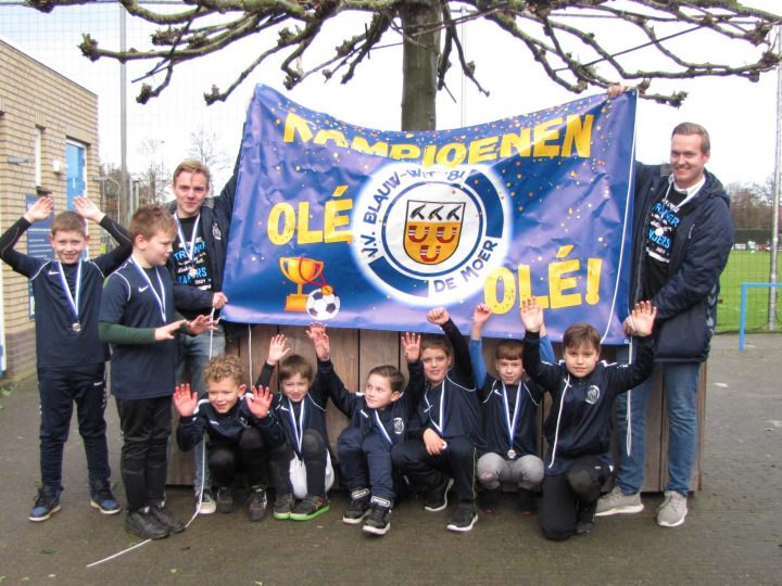 JO10 viert kampioensfeest!