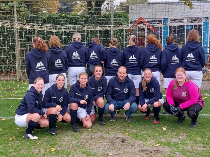 Thomas Administratie sponsort truien dames zaterdag 1 Blauw Wit