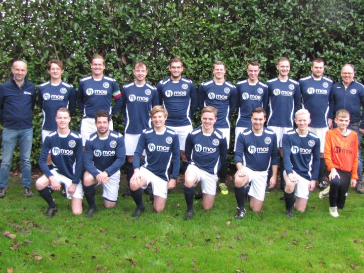 Nieuwe wedstrijdshirts voor Heren 4 bij Blauw-Wit’81!